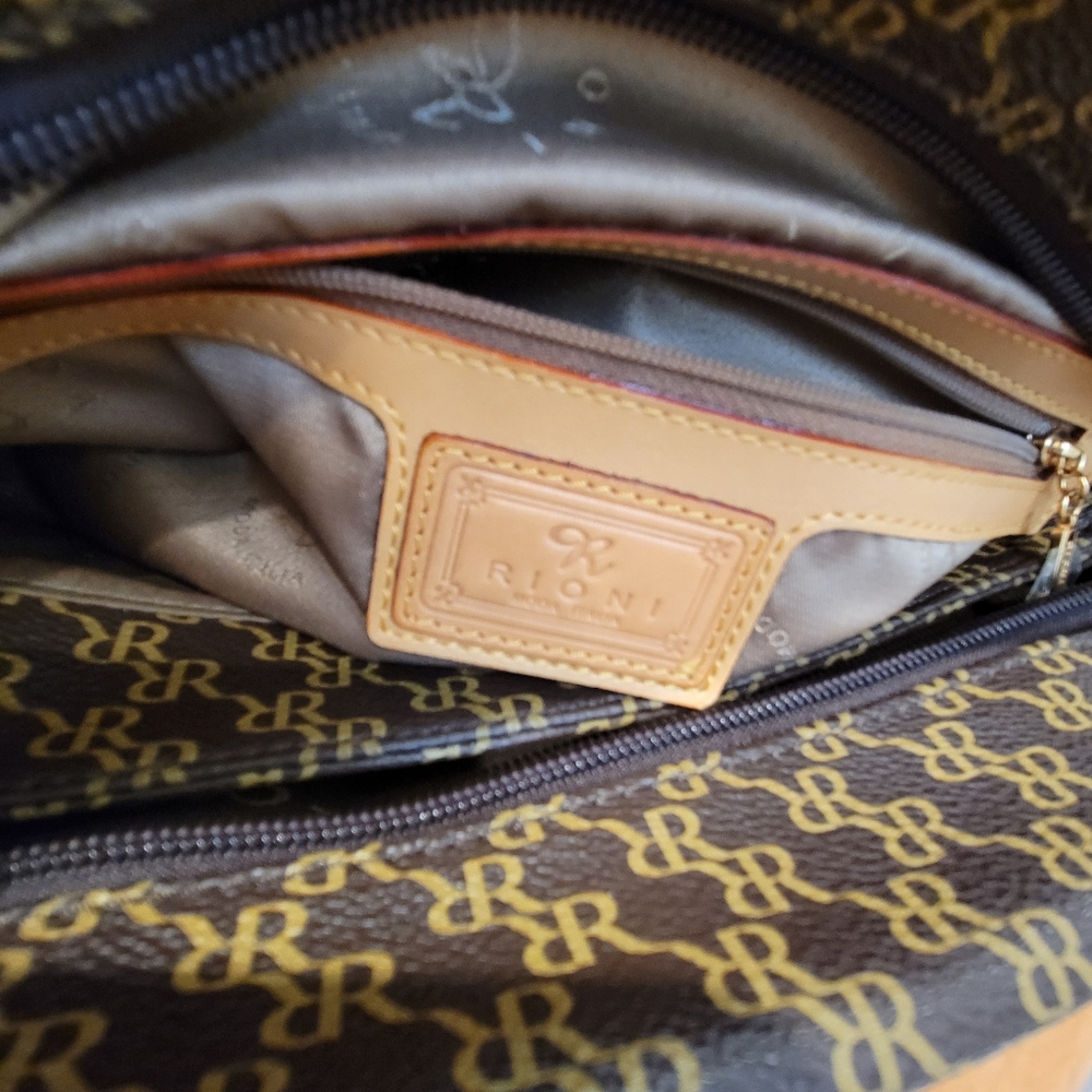 Rioni handbag Chelsea Shoulder Organizer excellent used condition leather purse - Picture 8 of 14